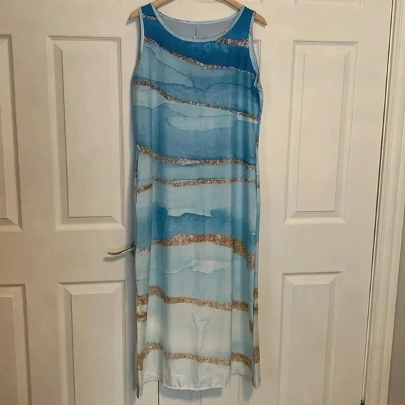 Chic Blue Patterned Maxi Dress - Picture 2 of 9